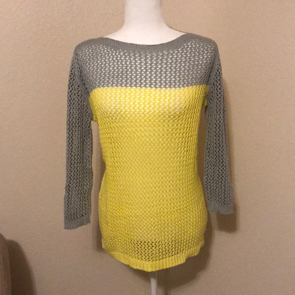 Yellow grey spring time knitted top.